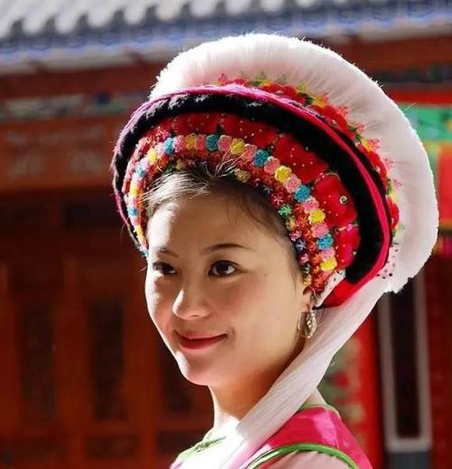 维吾尔族白帽子什么样子